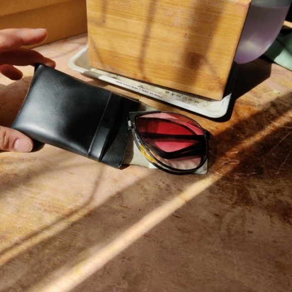 Vintage Santa Anita collapsible sunglasses - Picture 5 of 5